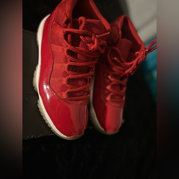 Jordan Red Sneakers Air Jordan 11 Retro '